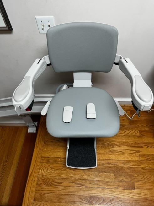 New curved Bruno stairlift installed in Wilmington DE by Lifeway Mobility