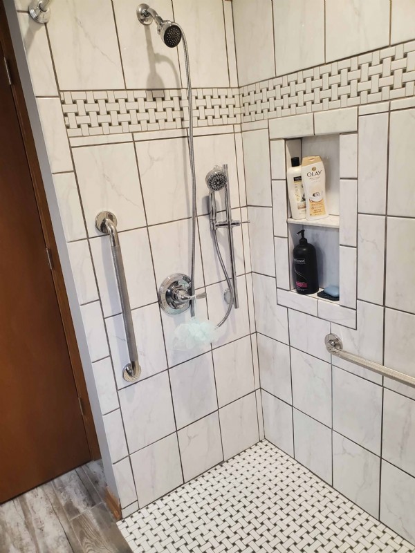 accessible-shower-with-white-tile-and-grab-bars-in-Frankfort-IL-by-EHLS.jpg