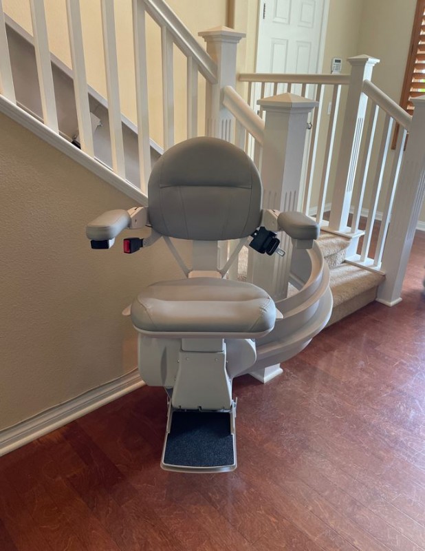 custom-curved-stair-lift-installed-in-Moorpark-CA-by-Lifeway-Mobility.JPG