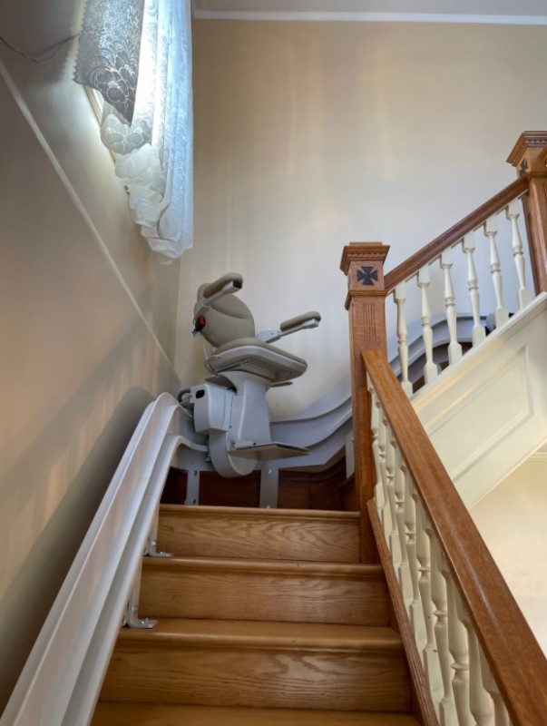 custom curved stairlift installed in Harrisburg PA by Lifeway Mobility