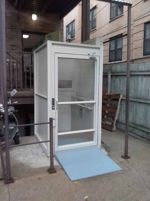 enclosed vertical platform wheelchair lift in Chicago Illinois