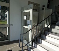 commercial-wheelchairlift-in-Chicago-installed-by-Lifeway-Mobility.JPG