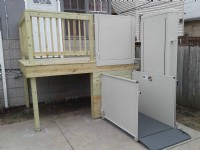 wheelchair-lift-for-accessible-entray-way-in-backyard-of-Chicago-home.jpg